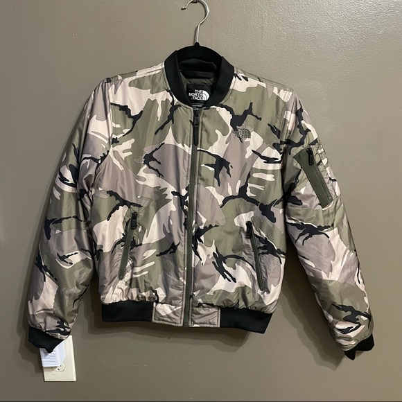 The North Face Women's Barstol Bomber in Green Camo XS crop
Lightweight puffy